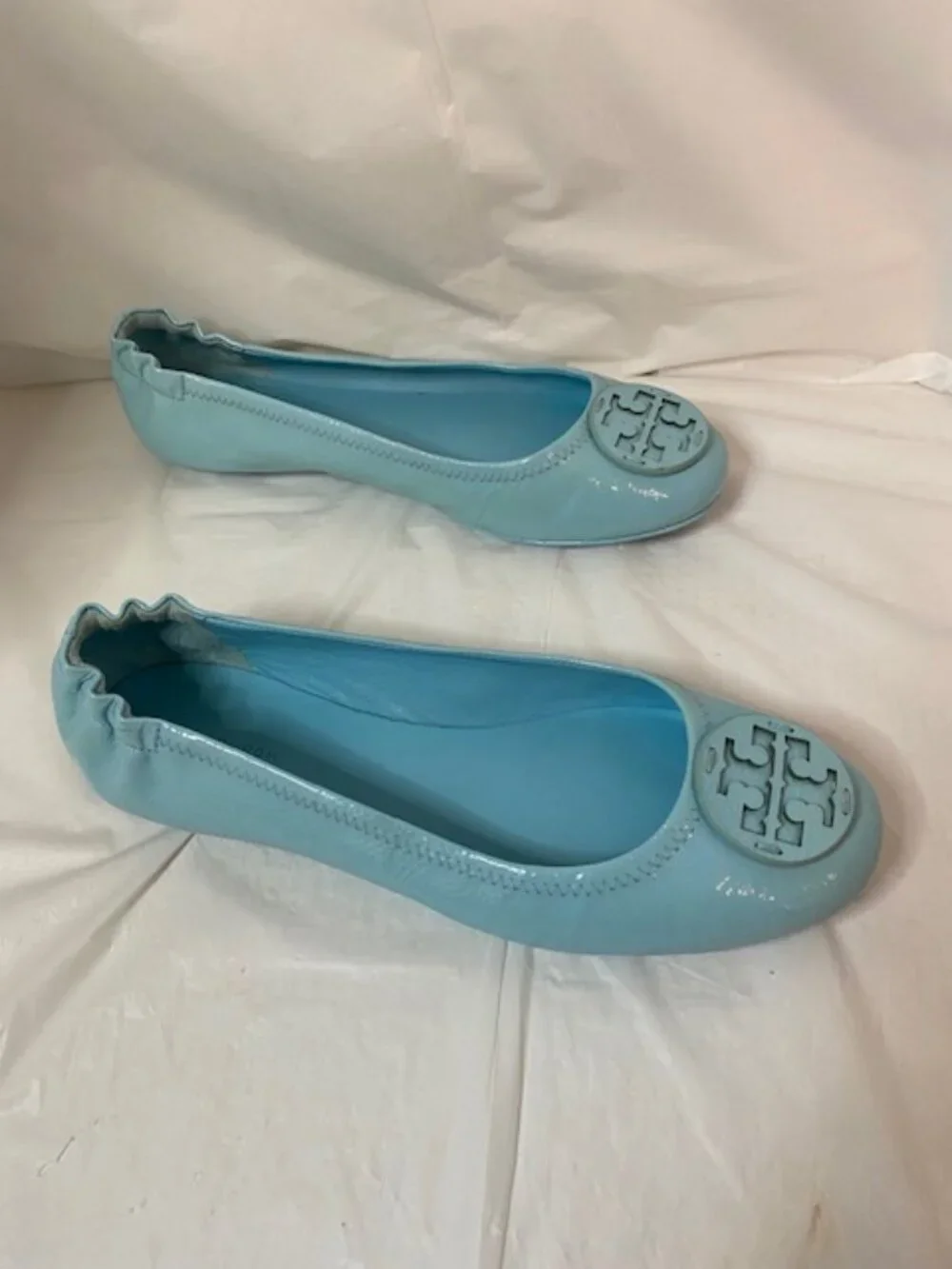 Tory Burch Minnie Travel Ballet Flats –Light Blue Patent Leather, size 8M